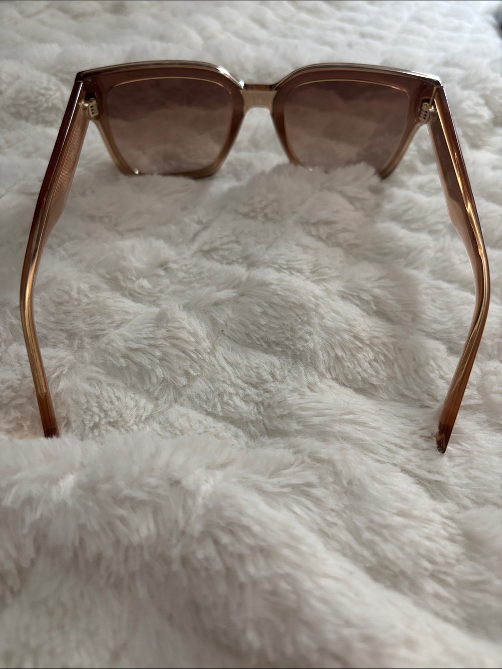Quay Drive In Sunglasses - Picture 6 of 9